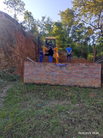 Deep burial pit construction
